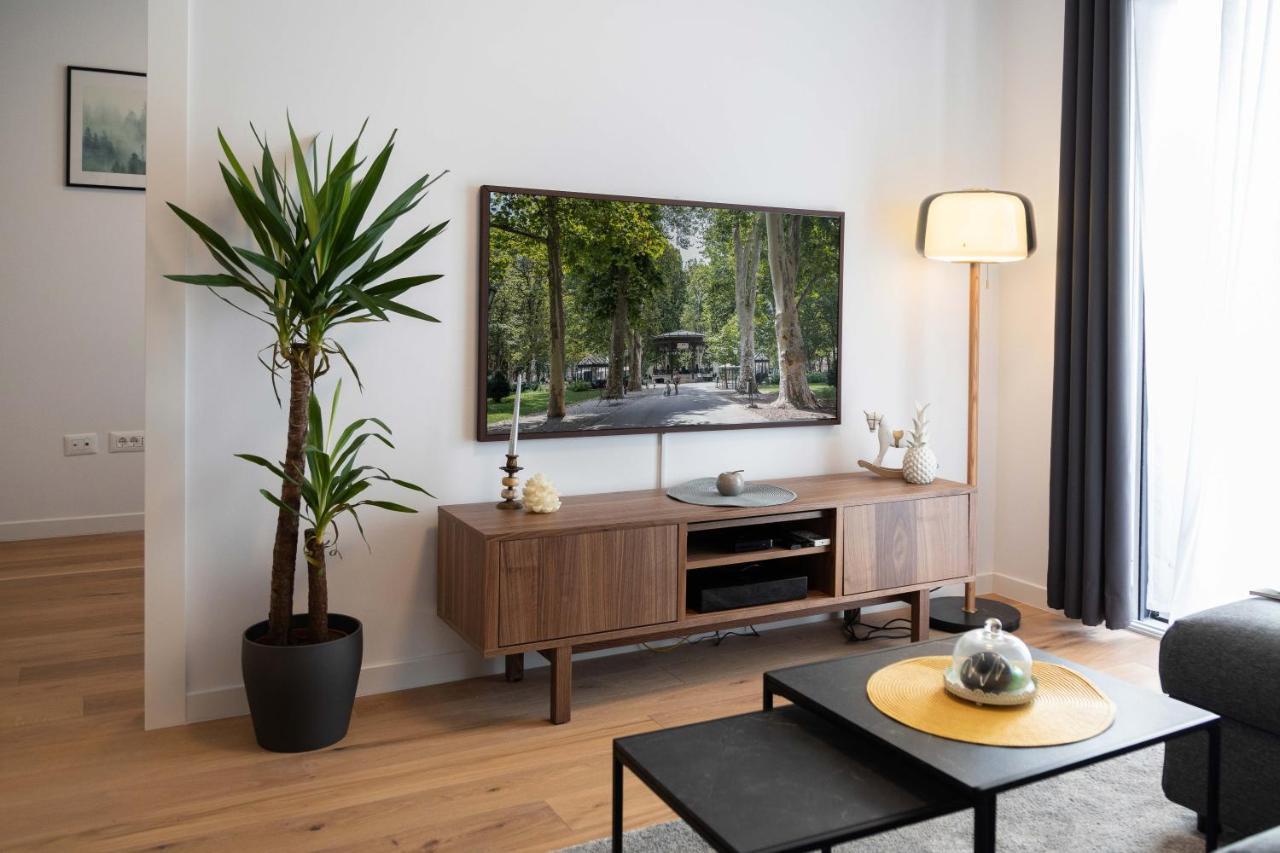 Design 2Bdr Apartment With Balcony- Free Parking Zagreb Buitenkant foto