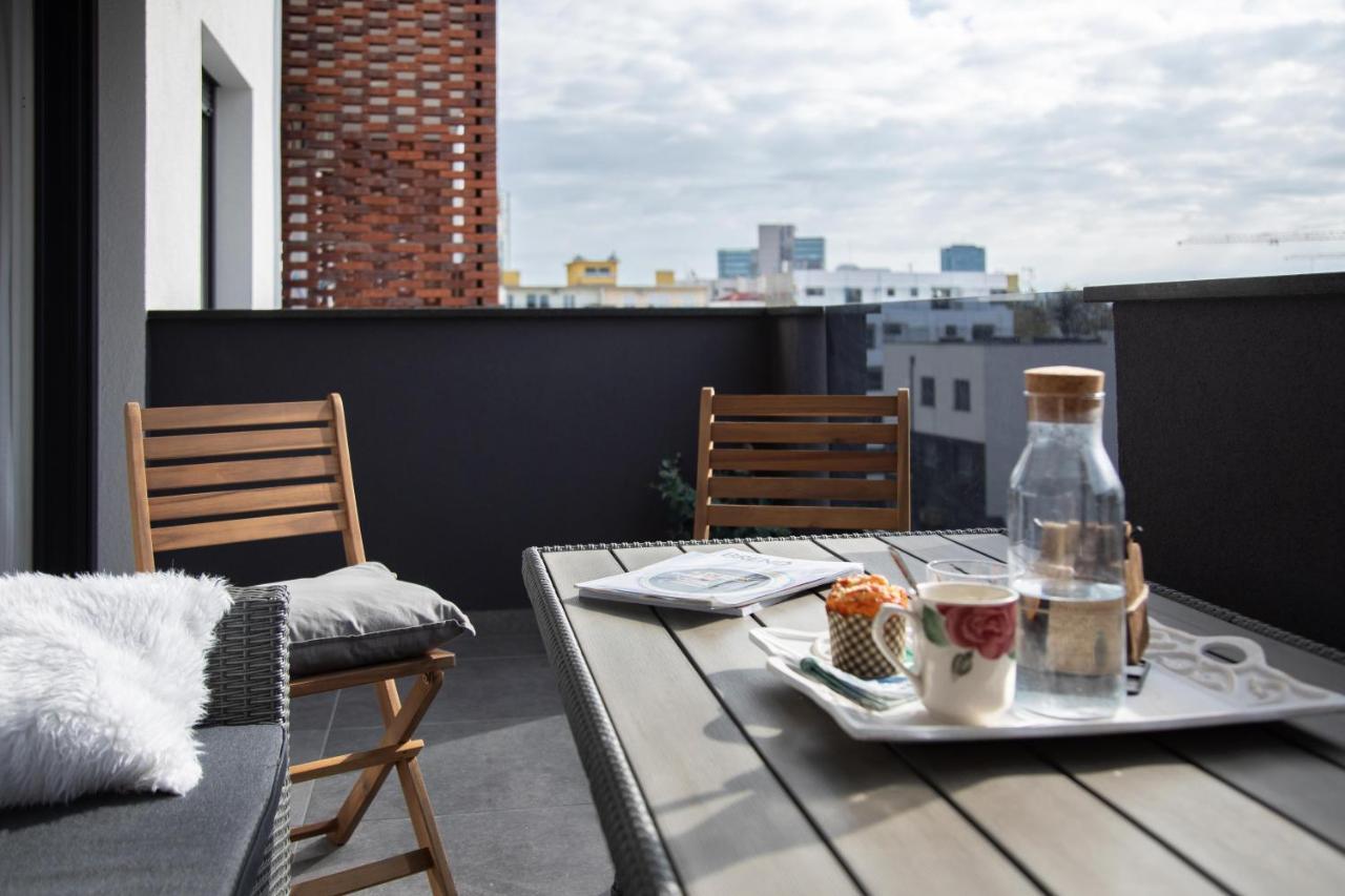 Design 2Bdr Apartment With Balcony- Free Parking Zagreb Buitenkant foto